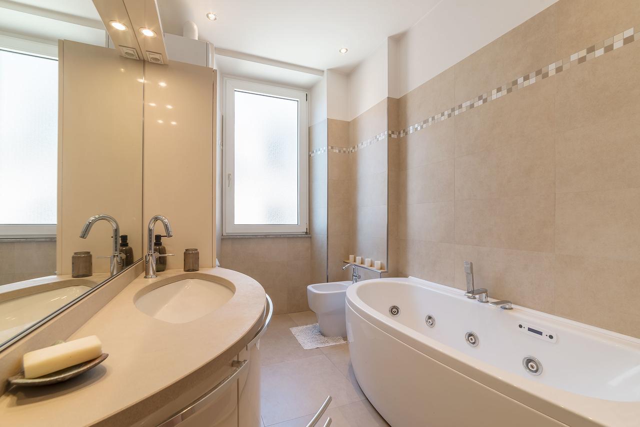 Colosseum Roomy Apartment Rome Exterior photo
